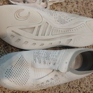 chasse highlyte cheer shoes